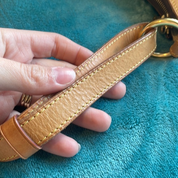 [SOLD] Louis Vuitton Etoile City GM Shoulder Bag Monogram Purse Turn … - Picture 12 of 17